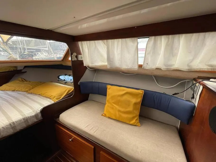 Botel Barco Acogedor - Cosy Boat - Barcelona Hotel